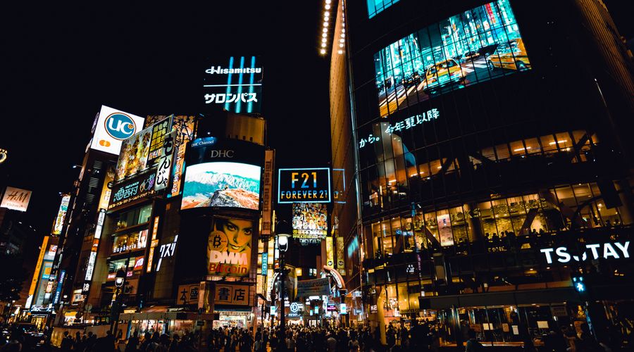 涩谷街头繁华夜景